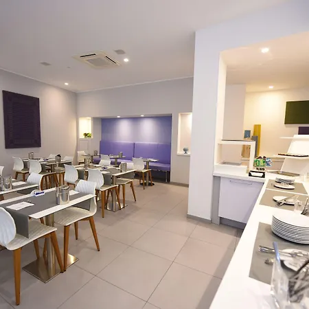 Executive Inn Boutique Hotel-3